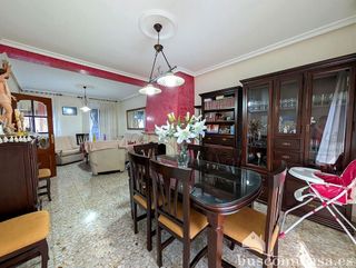 Chalet en venta en Linares
