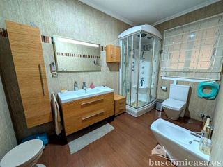 Chalet en venta en Linares