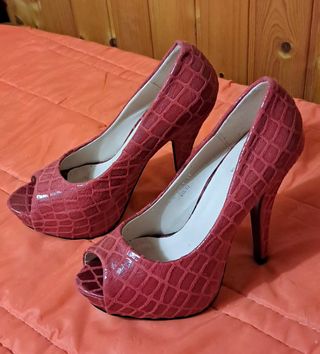 Zapatos rojos tacón alto plataforma