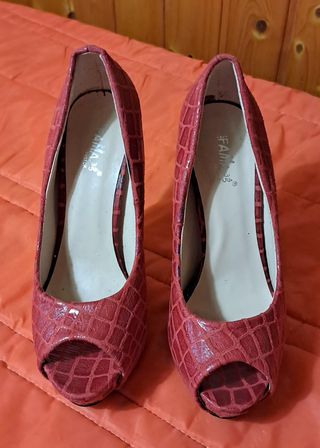 Zapatos rojos tacón alto plataforma