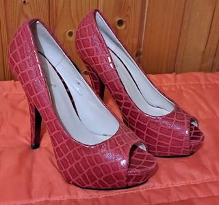 Zapatos rojos tacón alto plataforma