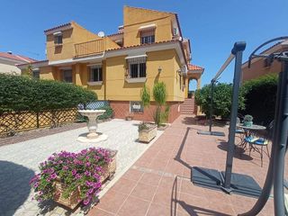 Casa pareada en venta en Manantiales - Lagar - Cortijo en Alhaurín de la Torre
