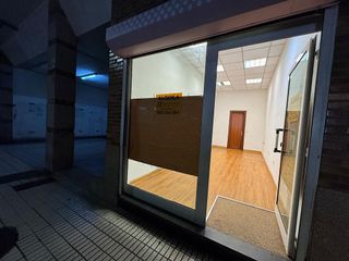 Local comercial en alquiler en Centro en Gijón