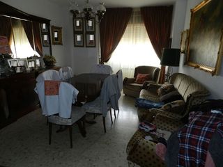 Chalet en venta en Linares