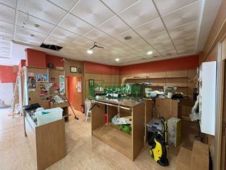 Local comercial en alquiler en Núcleo Urbano en Pobla de Vallbona (la)