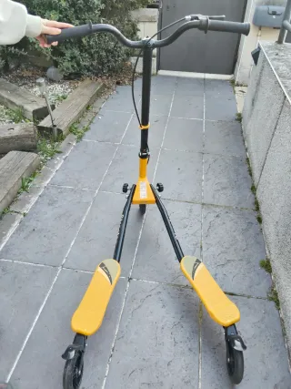 Patinete 3 Ruedas Amarillo y Negro