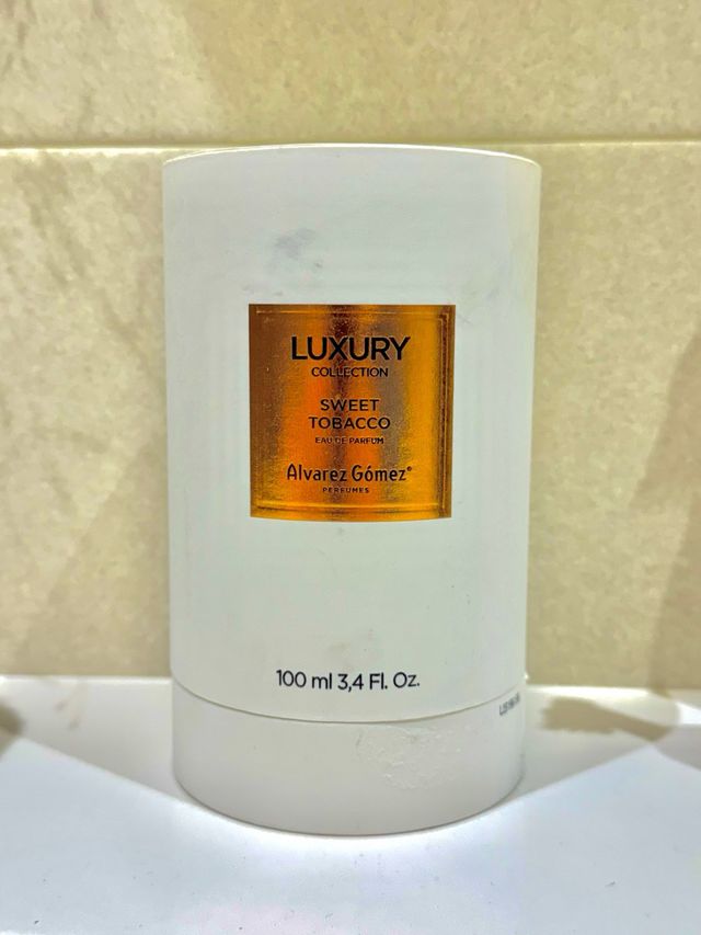 Álvarez Gómez Eau de Parfum Sweet Tobacco Luxury de segunda mano por 7,5  EUR en Granada en WALLAPOP