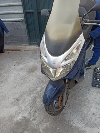 Despiece Suzuki Maxi Scooter Azul/Plata