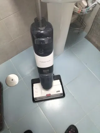 Aspiradora Roborock sin cables aspira y friega