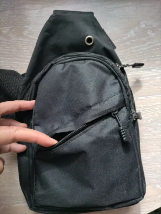 Mochila cruzada negra