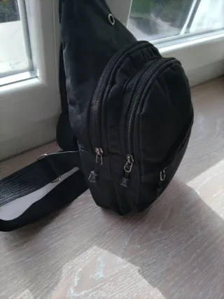 Mochila cruzada negra