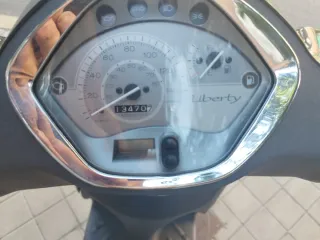 Piaggio Liberty 125cc Scooter Automática