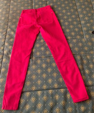 Pantalón vaquero fucsia