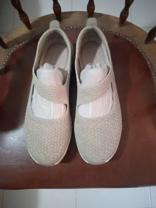 Merceditas Skechers Beige