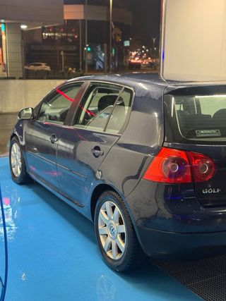 Volkswagen Golf 5 2004