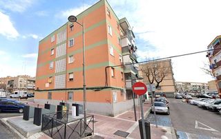 Piso en venta en Reyes en Parla