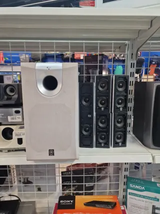 Altavoces Yamaha 5.1 Beige y Negro