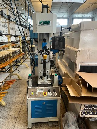 Maquinaria para calzado SOLU-MEC S.L.