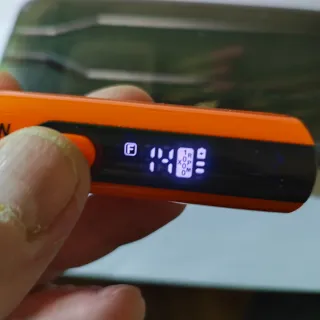 Mini taladro a batería con accesorios