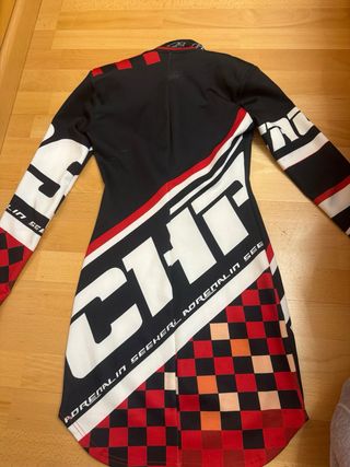 Vestido Peace&chaos negro y rojo