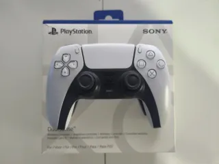 Consola PS5 + 2 Mandos + 3 Juegos
