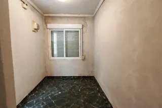 Piso a reformar en Sax. Excelente ubicación