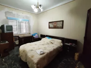 Piso a reformar en Sax. Excelente ubicación