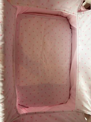Minicuna bebé rosa con ruedas