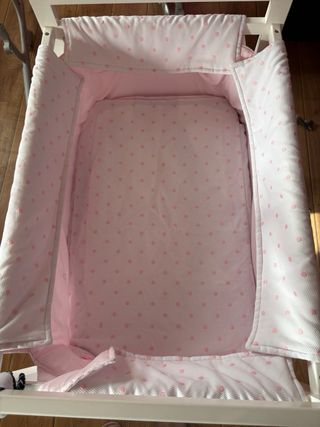 Minicuna bebé rosa con ruedas