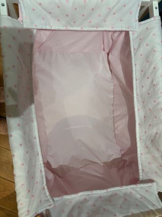 Minicuna bebé rosa con ruedas