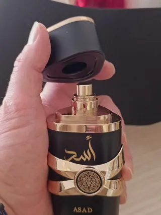 Bottiglie vuote profumi Trussardi, Lattafa, Nabeel