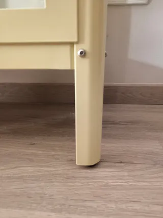 Vitrina Metálica y Cristal Beige