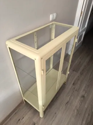 Vitrina Metálica y Cristal Beige