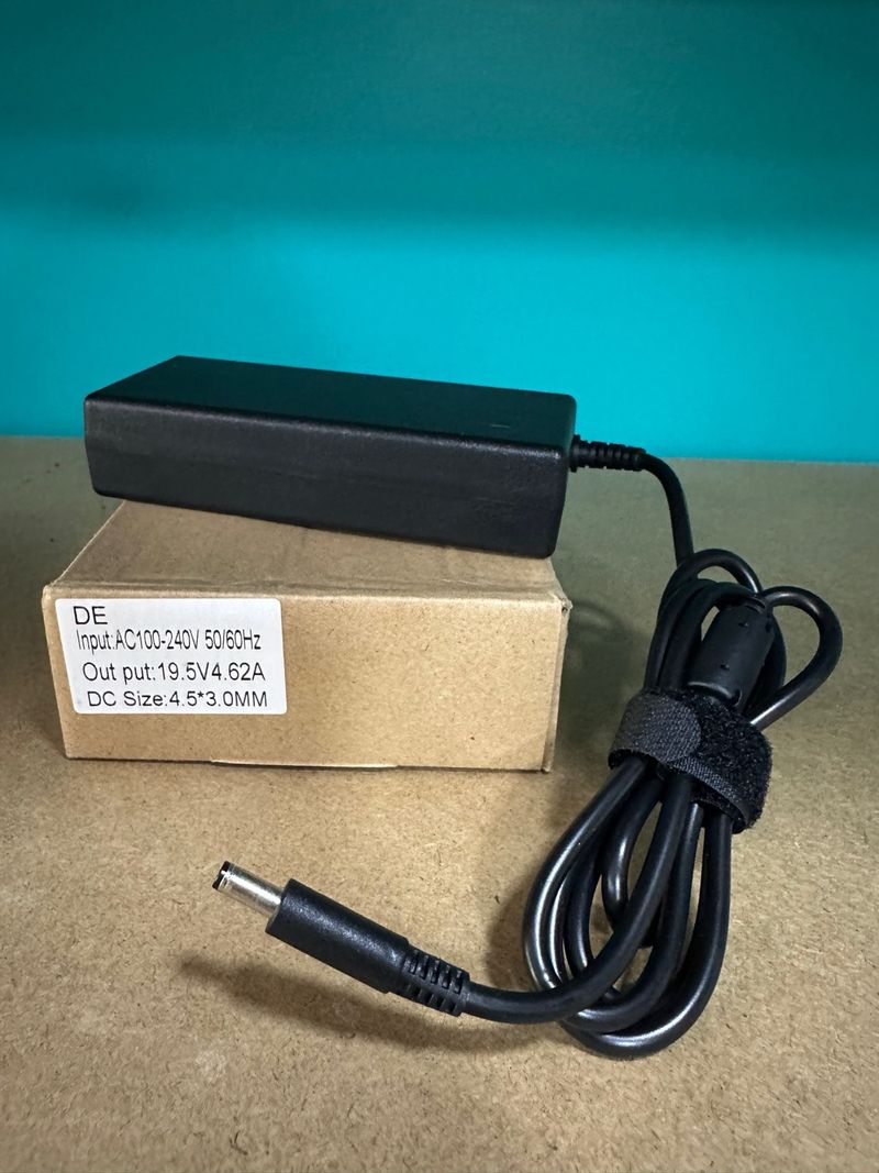 Cargador Dell 19.5V 4.62A clavija 4,5 x 3,0 mm 90W
