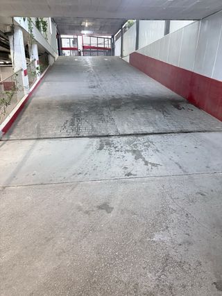 Se alquila amplia plaza de garaje en Fuengirola ¿