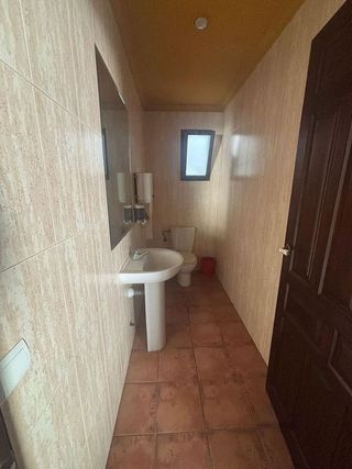 Local comercial en venta en Valdepeñas