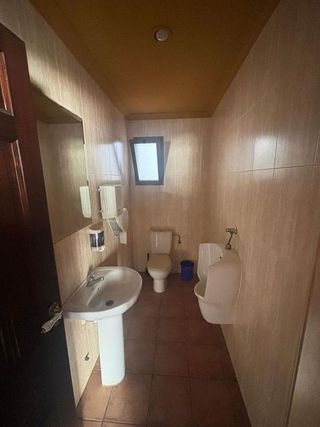 Local comercial en venta en Valdepeñas