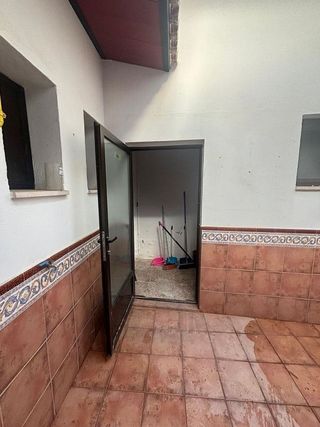 Local comercial en venta en Valdepeñas