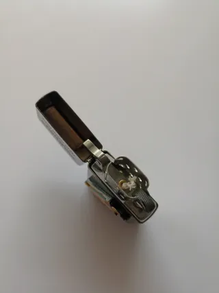 Dispenser di pietra Zippo esclusivo del Giappone