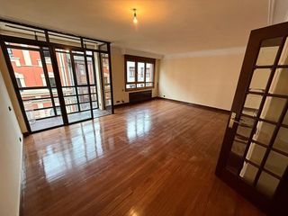 Piso en venta en Zona Teatro Campoamor en Oviedo