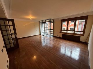 Piso en venta en Zona Teatro Campoamor en Oviedo