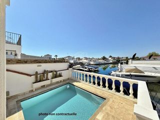 Casa adosada en venta en Empuriabrava en Castelló d´Empúries