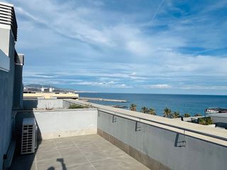 Dúplex en alquiler en Port en Badalona