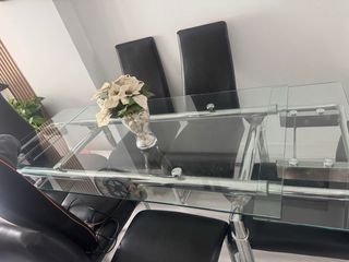 Mesa de comedor extensible de cristal y sillas 6