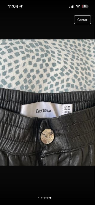 Pantalón de cuero negro