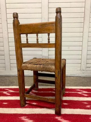 Juego de 4 Sillas Rústicas de Madera. Antiguas