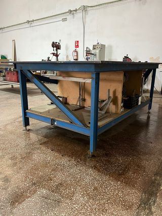 Mesa de trabajo robusta