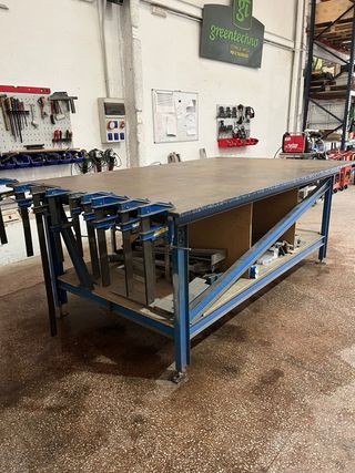 Mesa de trabajo robusta