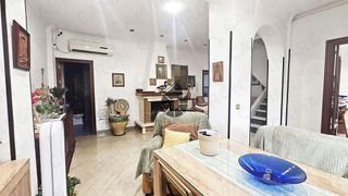 Casa adosada en venta en Gelves
