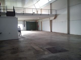 Nave industrial en alquiler en Palmete en Sevilla